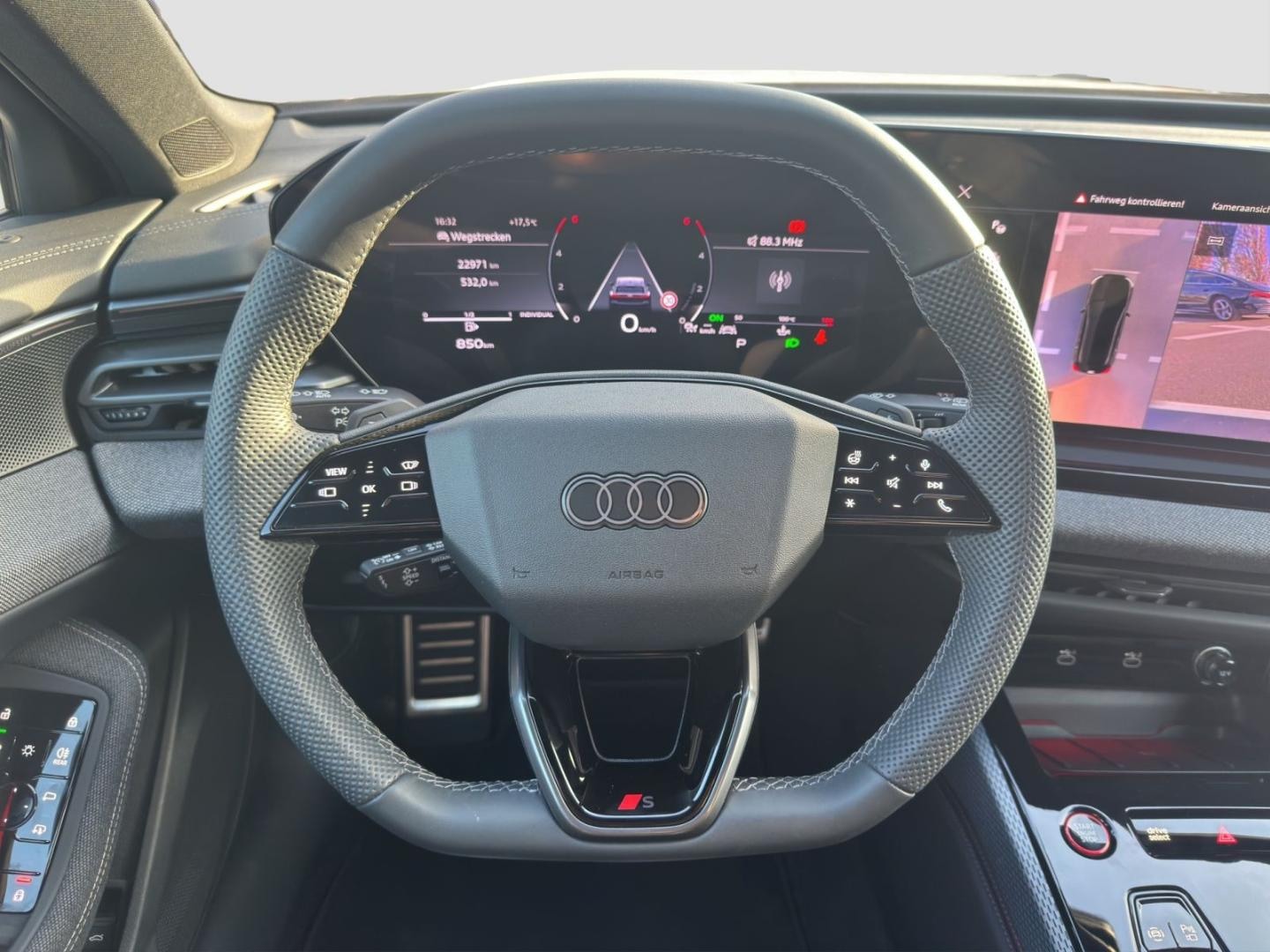 Bild über Audi A5 Avant TDI quattro 150 kW S tronic - für weitere Informationen kontaktieren Sie den Audi Partner