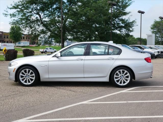 Used 2011 BMW 5 Series 528i with VIN WBAFR1C54BC750268 for sale in Maplewood, Minnesota