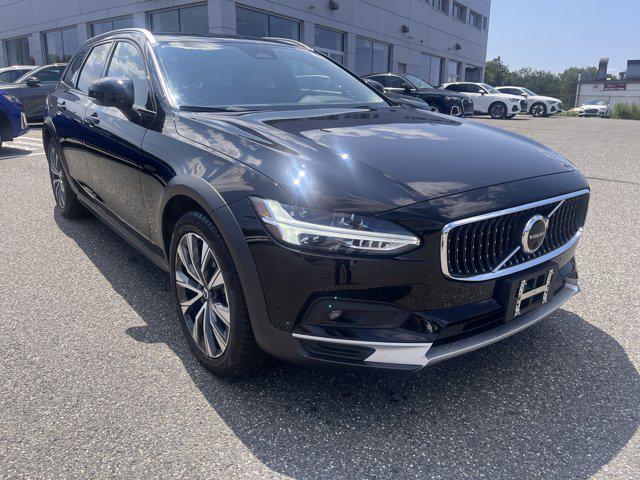 2023 Volvo V90 Cross Country