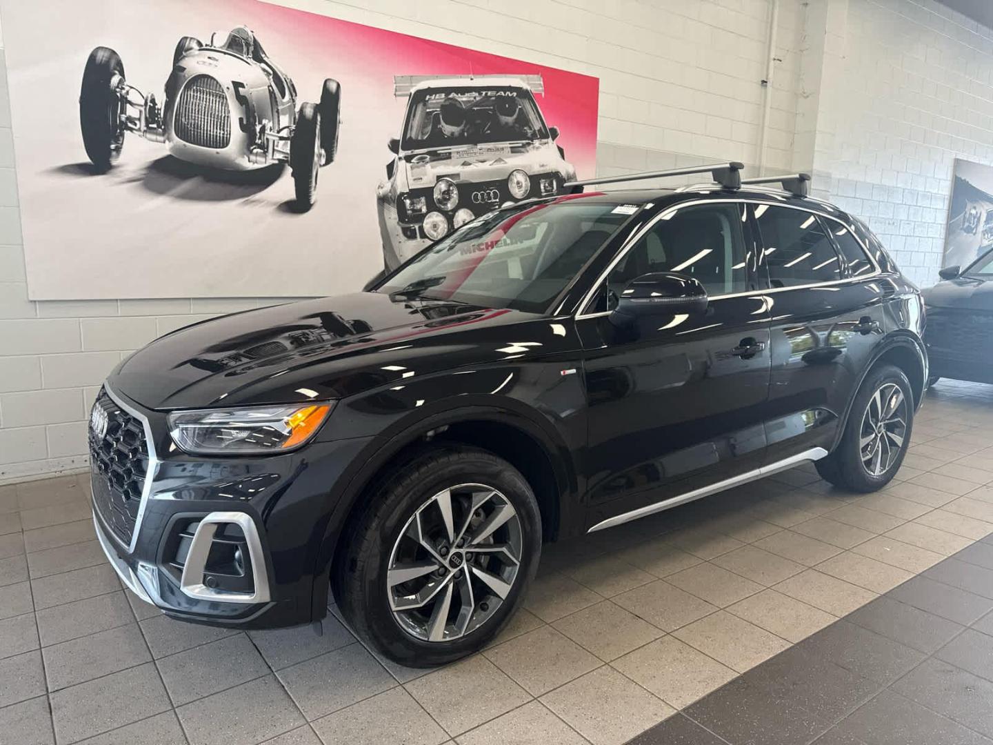 2023 Audi Q5 45 Premium Plus's photo