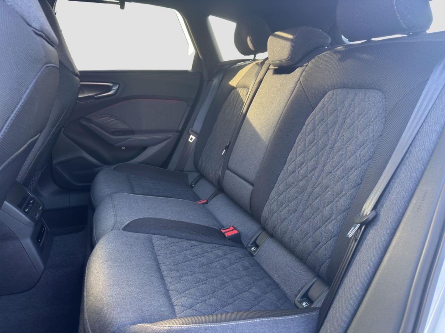 Bild über Audi A5 Avant TDI quattro 150 kW S tronic - für weitere Informationen kontaktieren Sie den Audi Partner