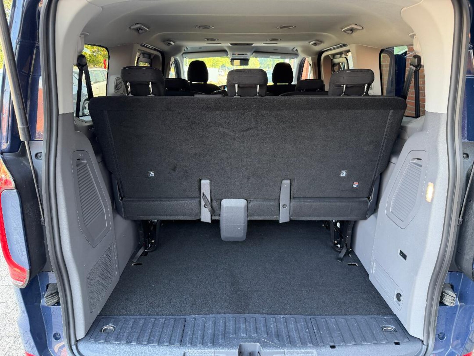 Volkswagen Caravelle Style