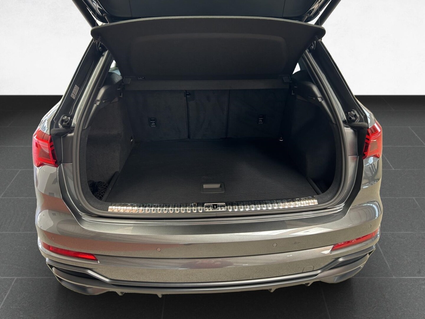 Image about Audi Q3 S line 40 TDI quattro S tronic
