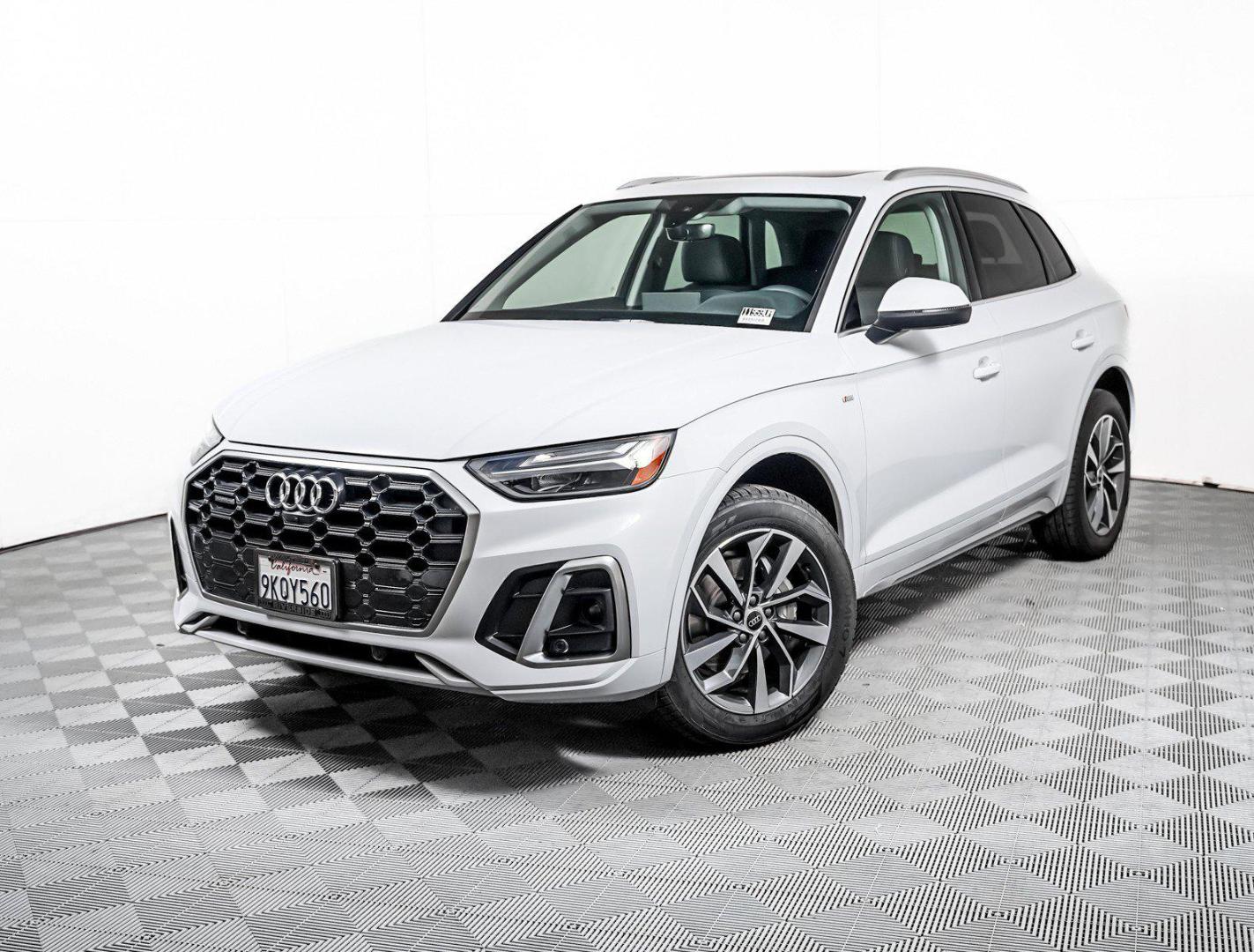 2023 Audi Q5 45 Premium Plus's photo