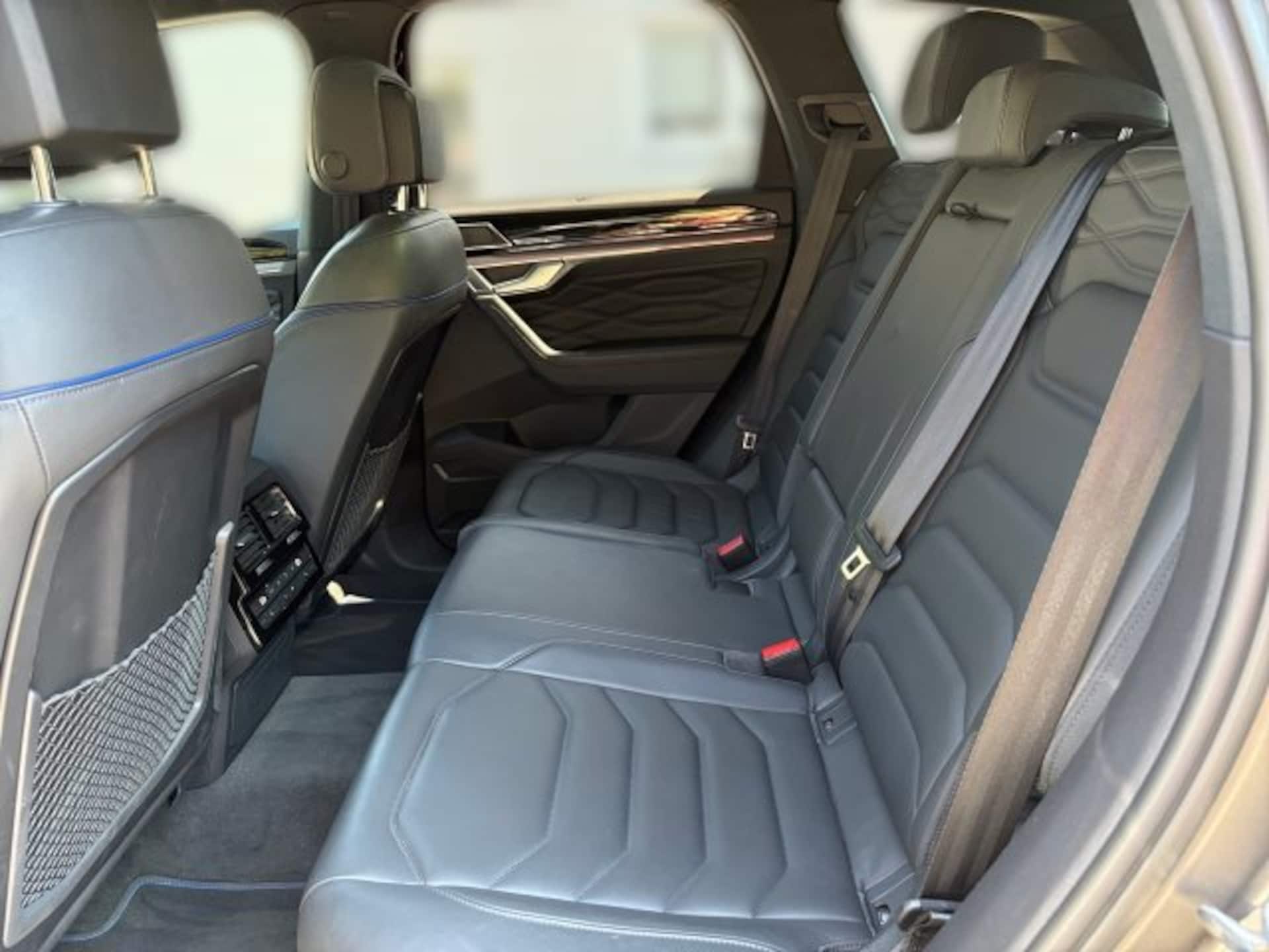 Volkswagen Touareg R