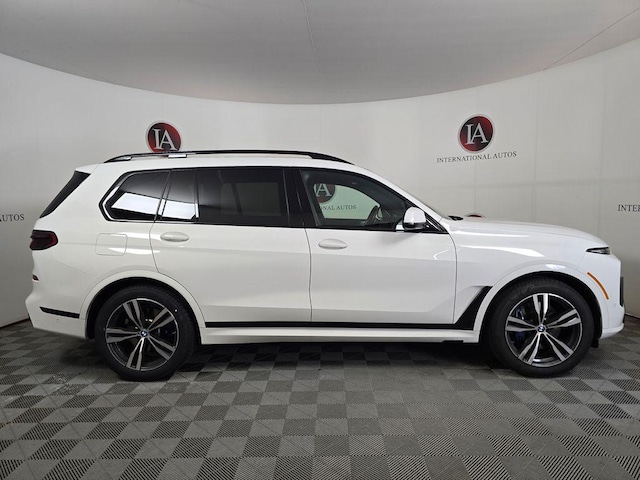 2025 BMW X7