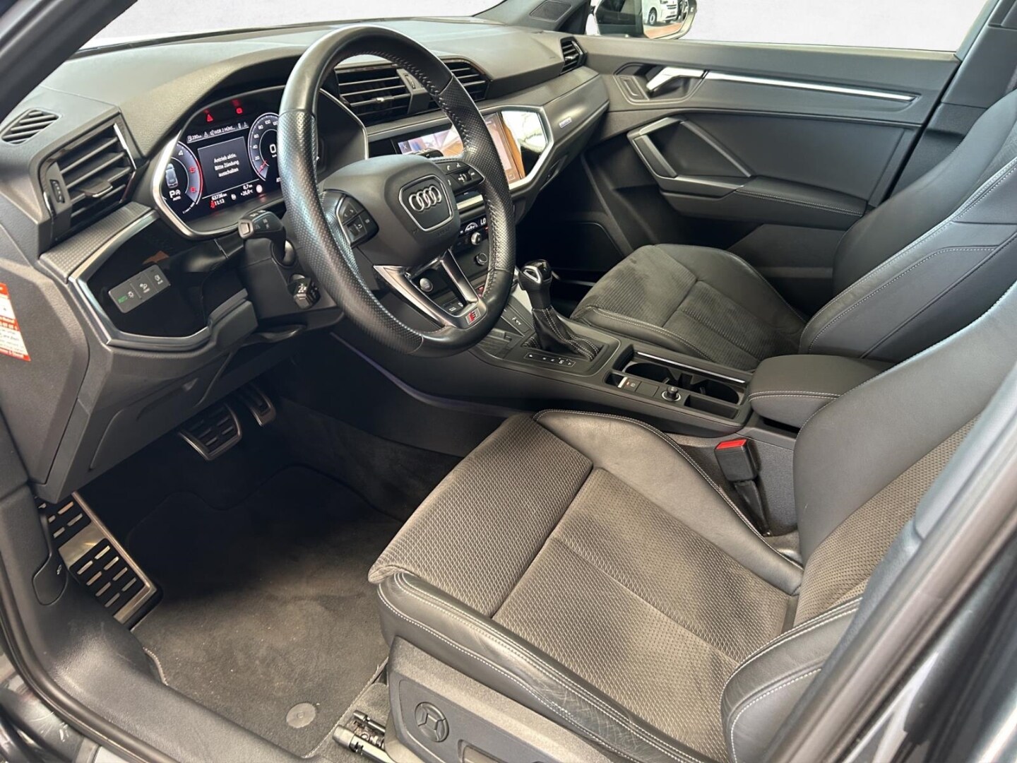 Image about Audi Q3 S line 40 TDI quattro S tronic