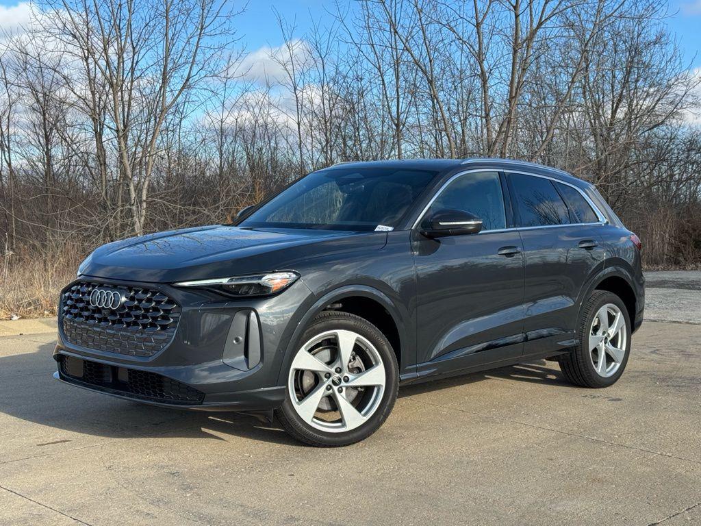 2025 Audi Q5 40 Premium Plus's photo