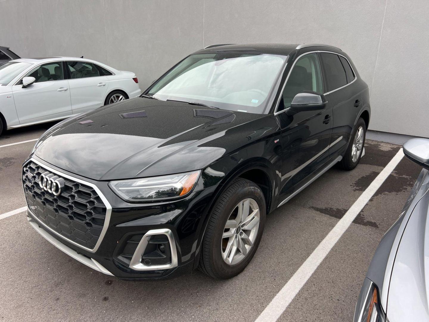 2023 Audi Q5 45 Premium's photo