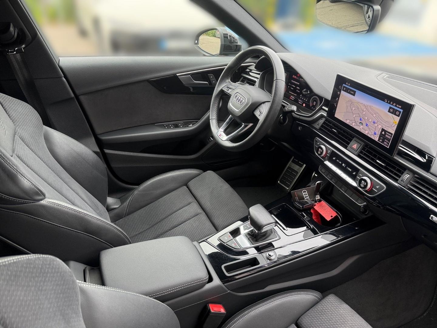 Bild über Audi A4 Avant S line 40 TFSI quattro S tronic - für weitere Informationen kontaktieren Sie den Audi Partner
