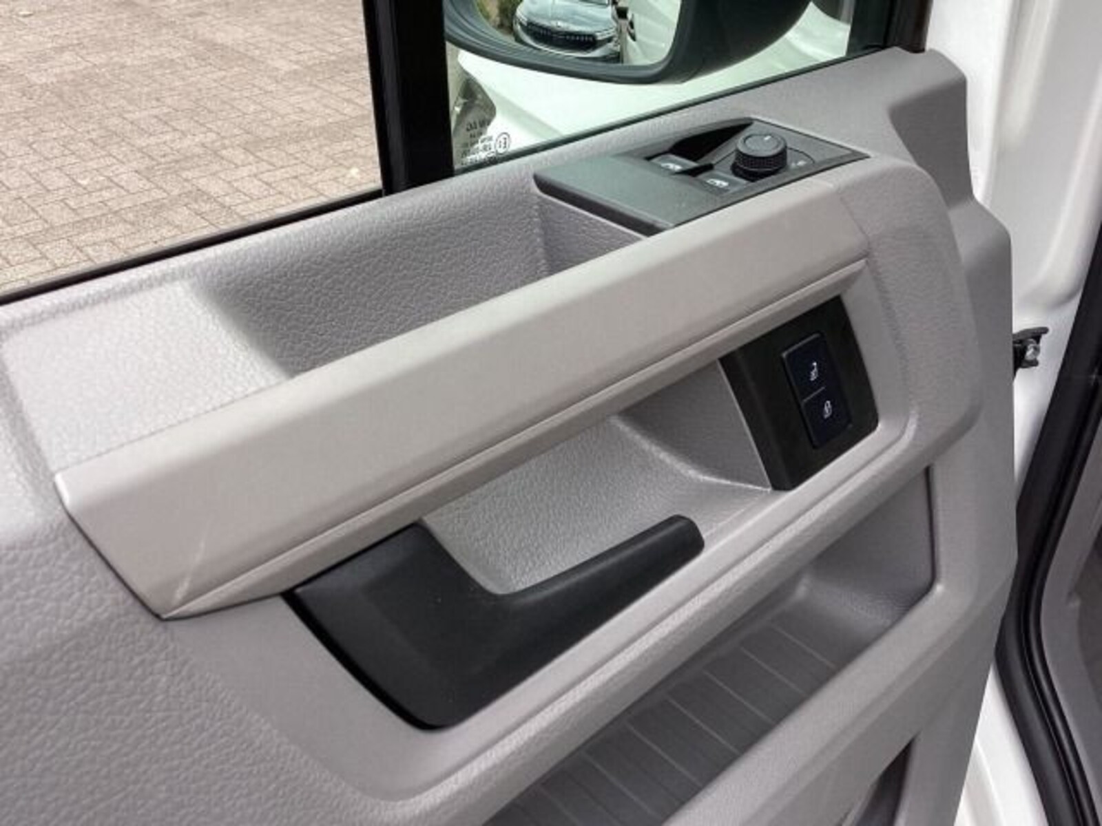 Volkswagen Crafter Kasten mittlerer Radstand – Bild 9