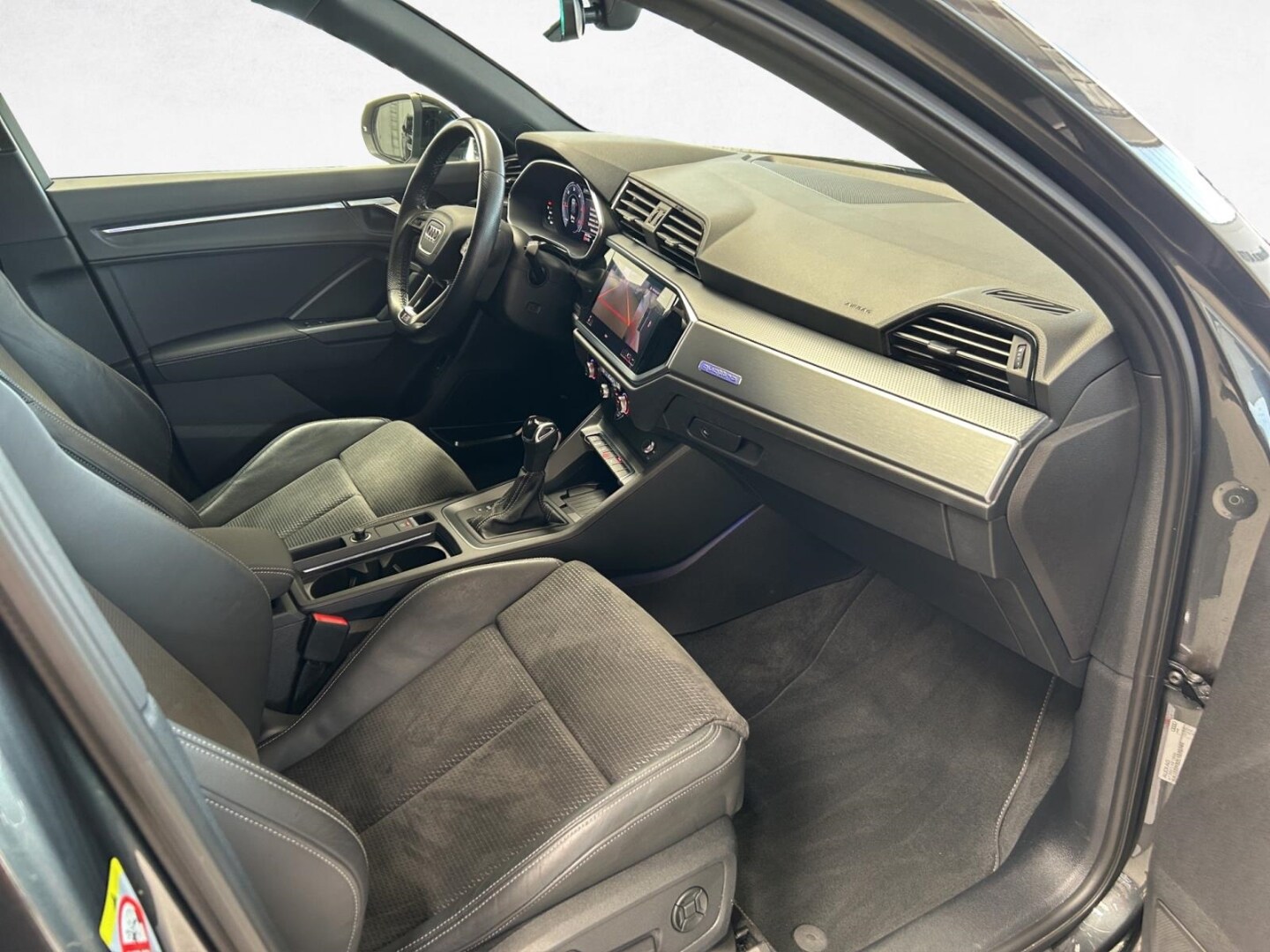 Image about Audi Q3 S line 40 TDI quattro S tronic