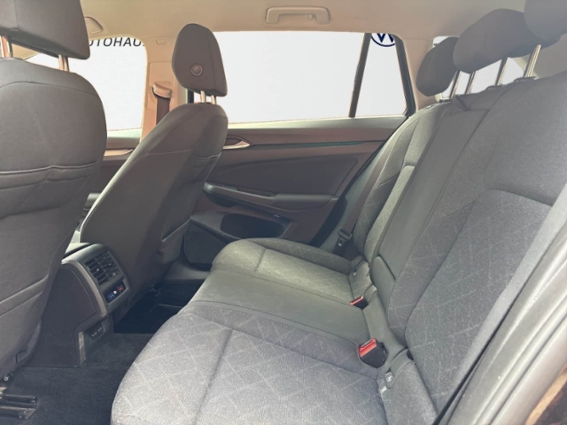 Volkswagen Golf Variant Life