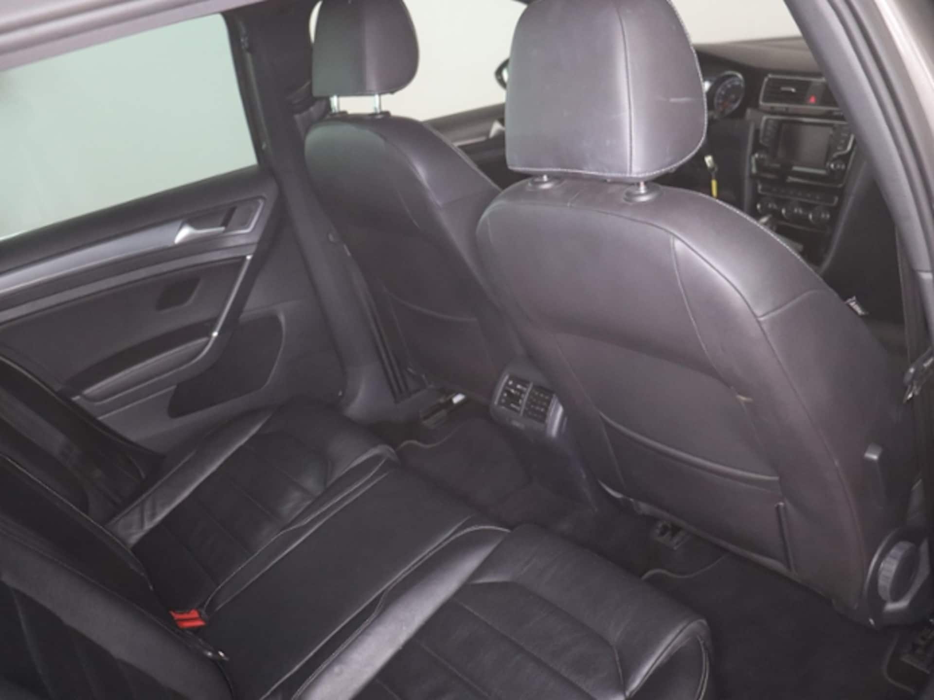Volkswagen Golf Variant R-Line