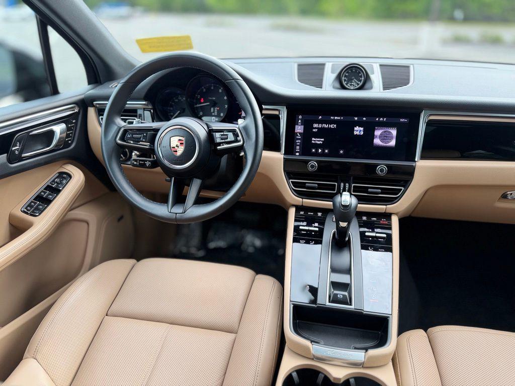 2025 Porsche Macan Base - Photo 11