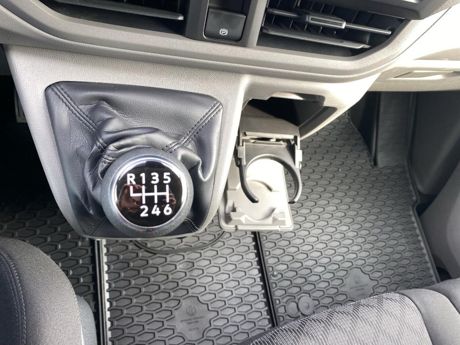 Volkswagen Transporter Kasten kurzer Radstand – Bild 15
