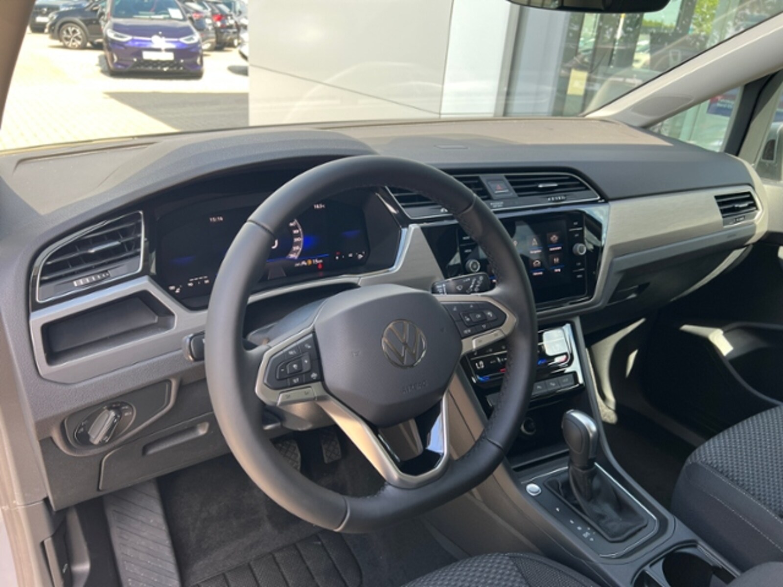 Volkswagen Touran – Bild 8