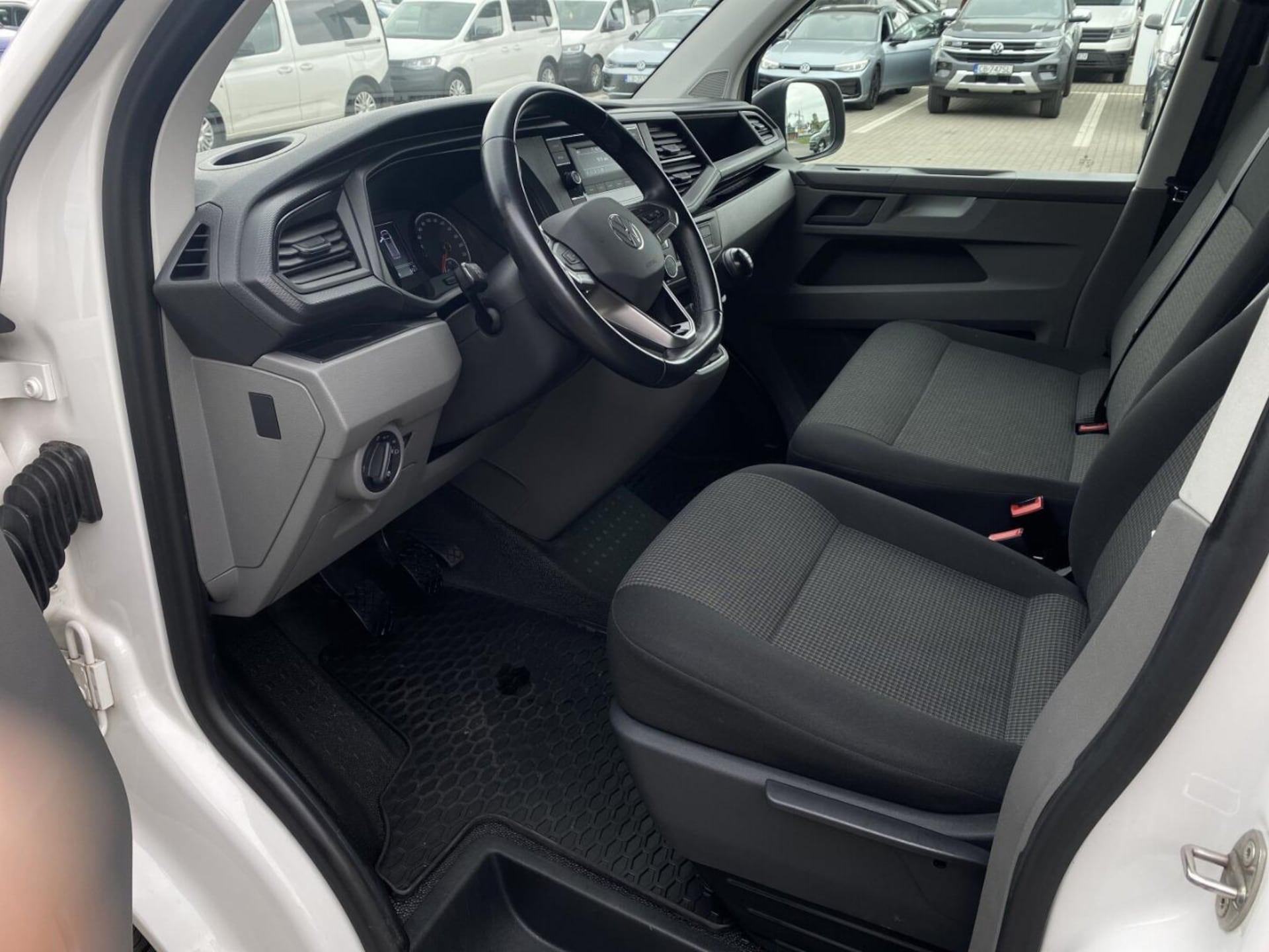 Volkswagen Transporter 6.1 Kombi krótki rozstaw osi