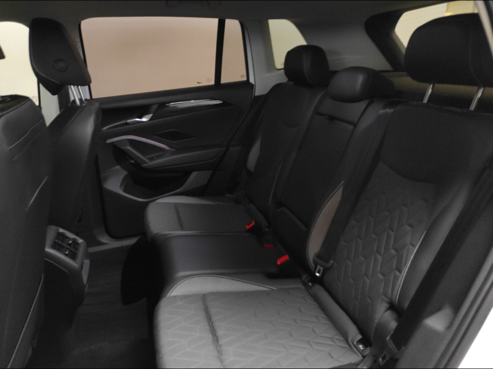 Volkswagen Tiguan – Bild 7