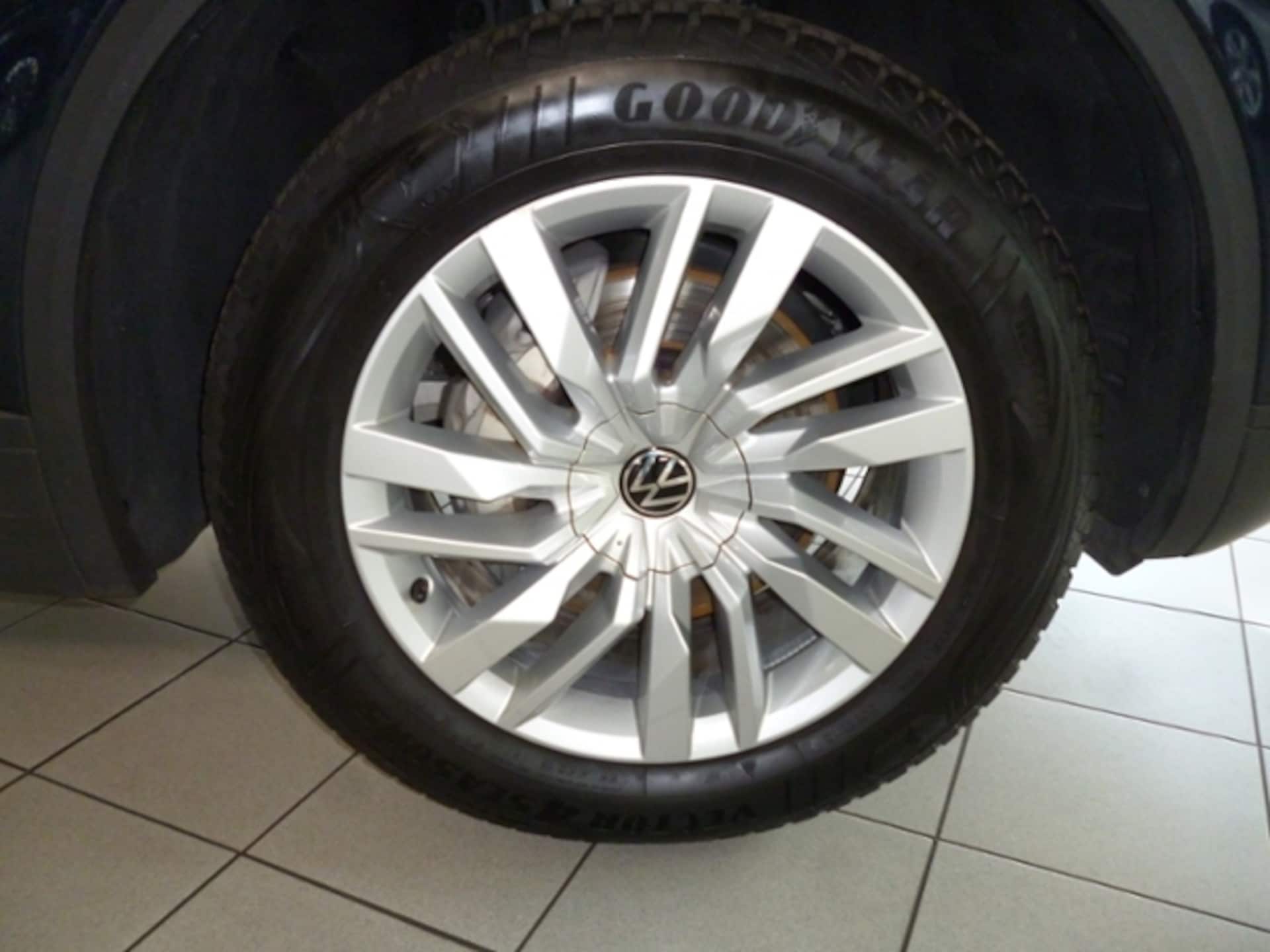 Volkswagen Touareg Basis-Modell