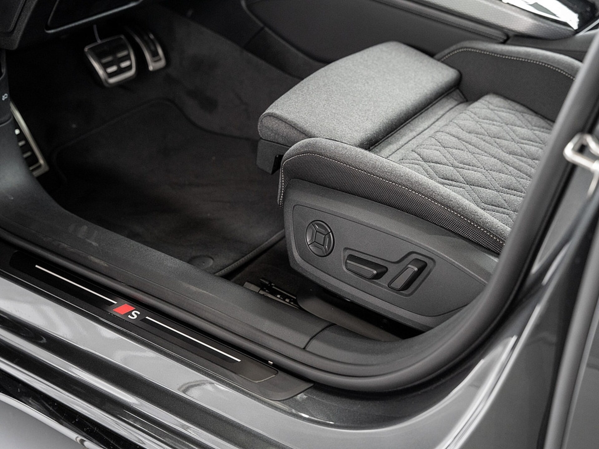 Audi A6 Limousine edition one