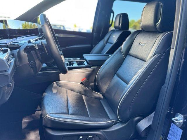 2025 Cadillac Escalade Sport - Photo 23