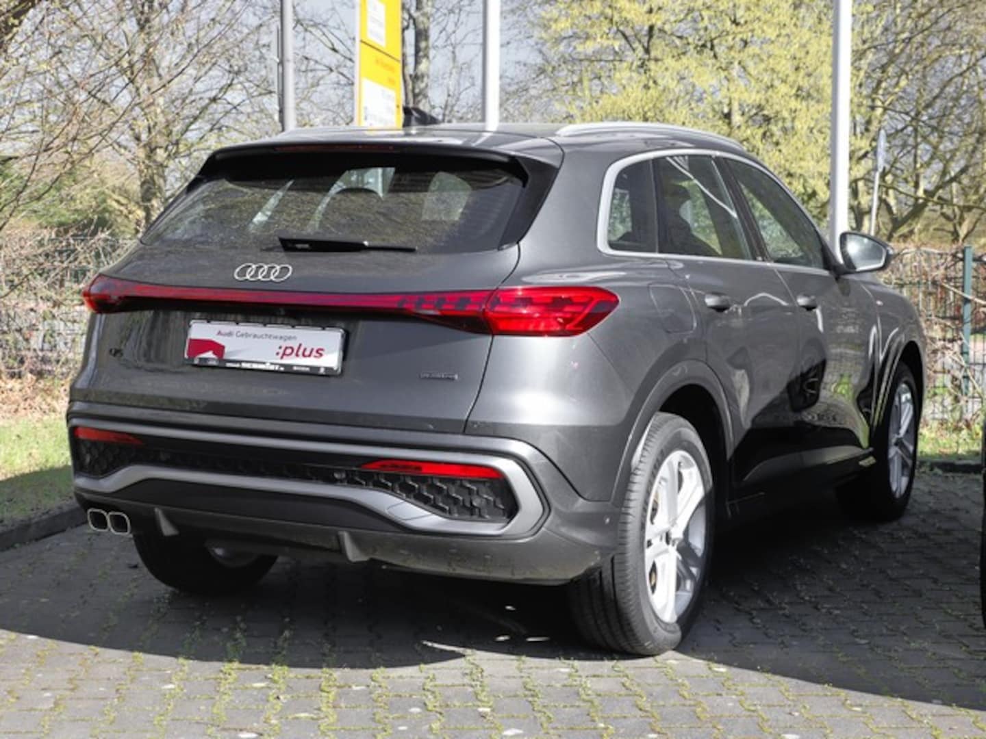 Bild über Audi Q5 SUV TDI quattro 150 kW S tronic - für weitere Informationen kontaktieren Sie den Audi Partner