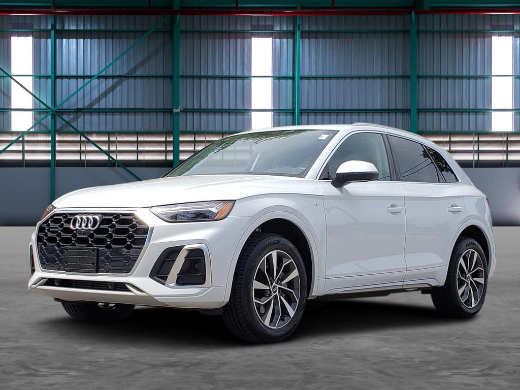 2024 Audi Q5 45 Premium Plus's photo