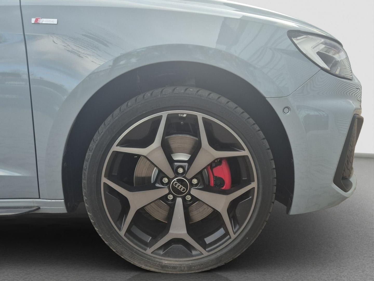 Bild über Audi A1 Sportback S line 40 TFSI S tronic - für weitere Informationen kontaktieren Sie den Audi Partner