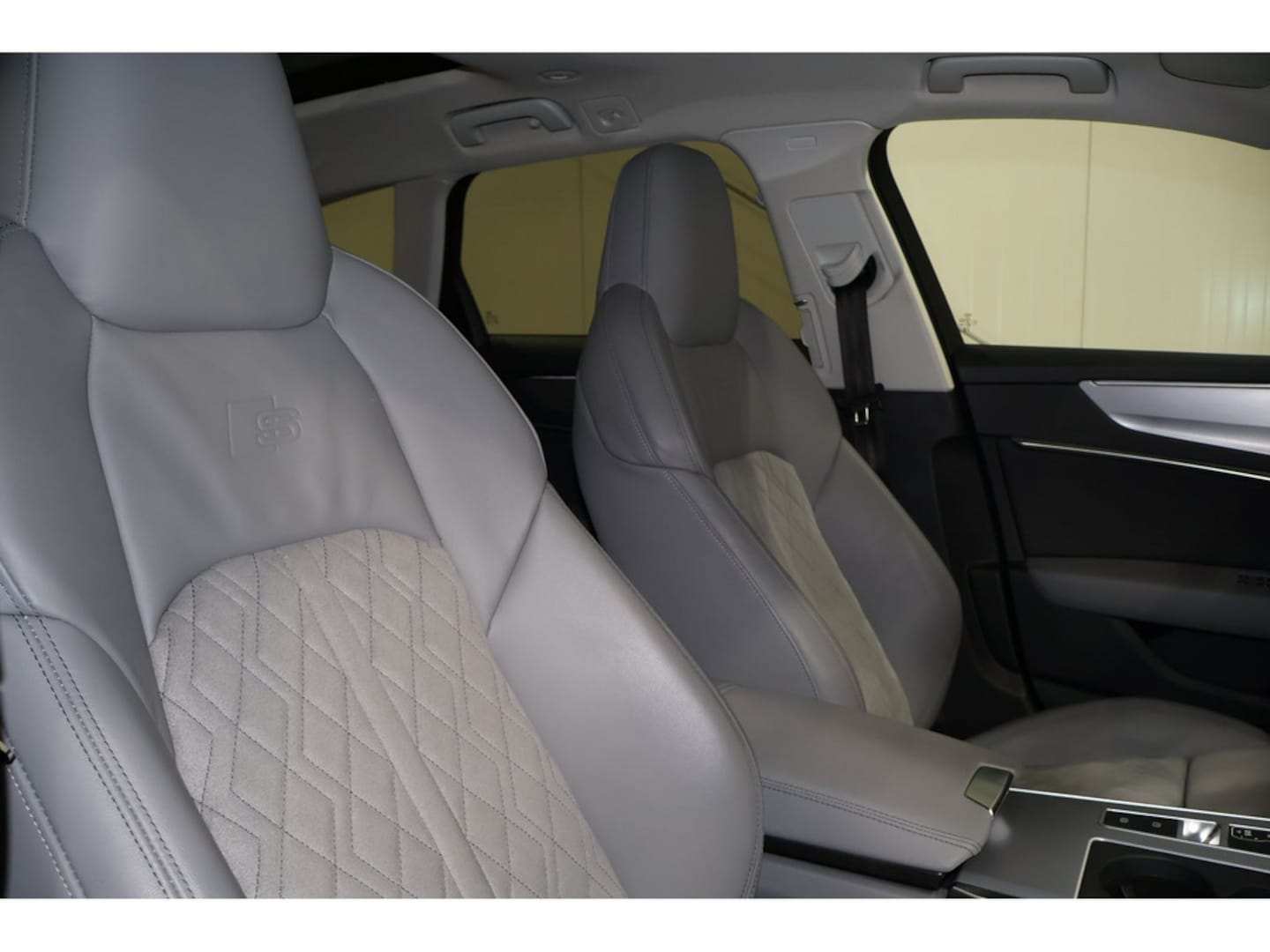 Bild über Audi S6 Avant TDI quattro tiptronic - für weitere Informationen kontaktieren Sie den Audi Partner