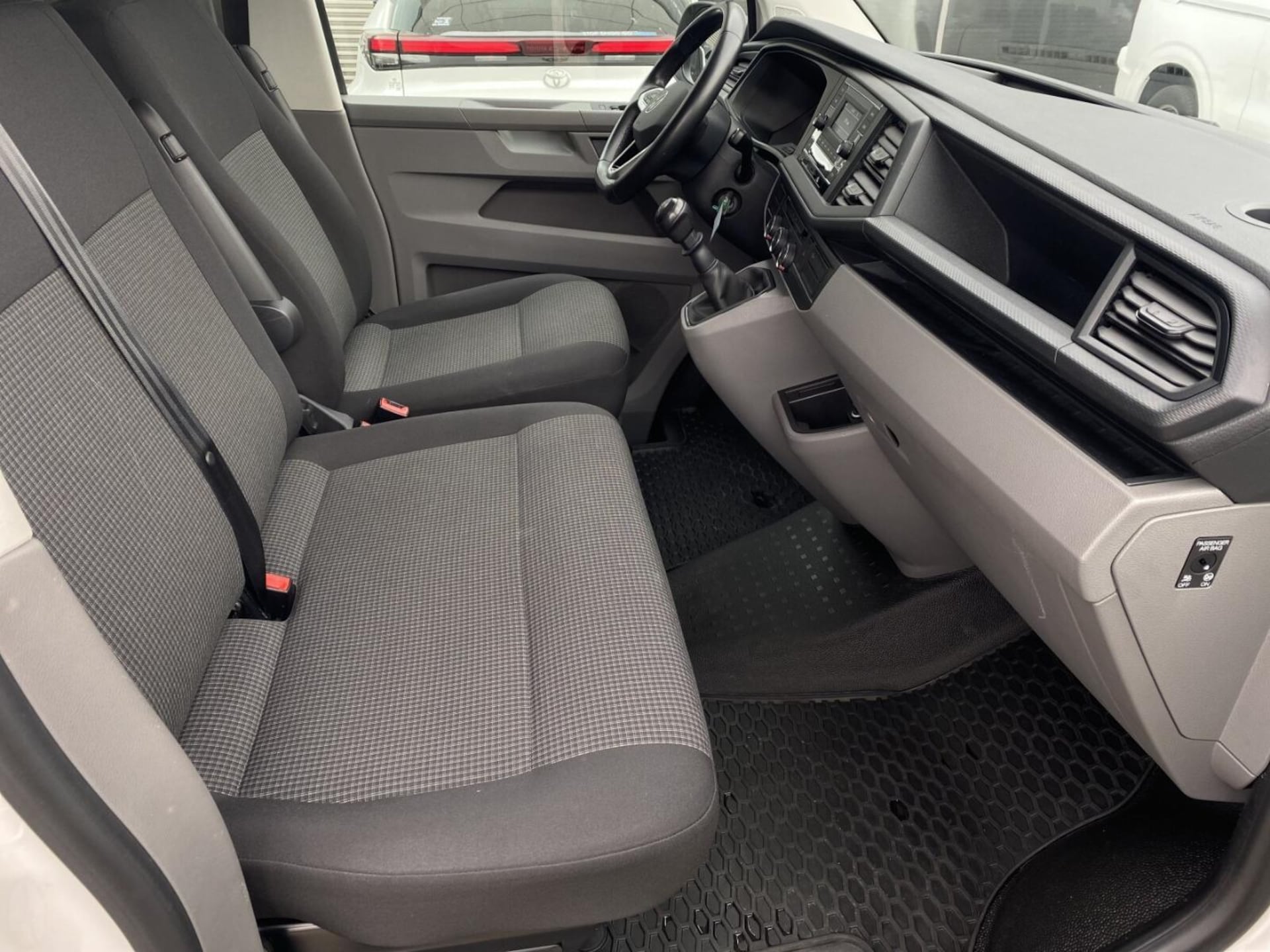 Volkswagen Transporter 6.1 Kombi krótki rozstaw osi