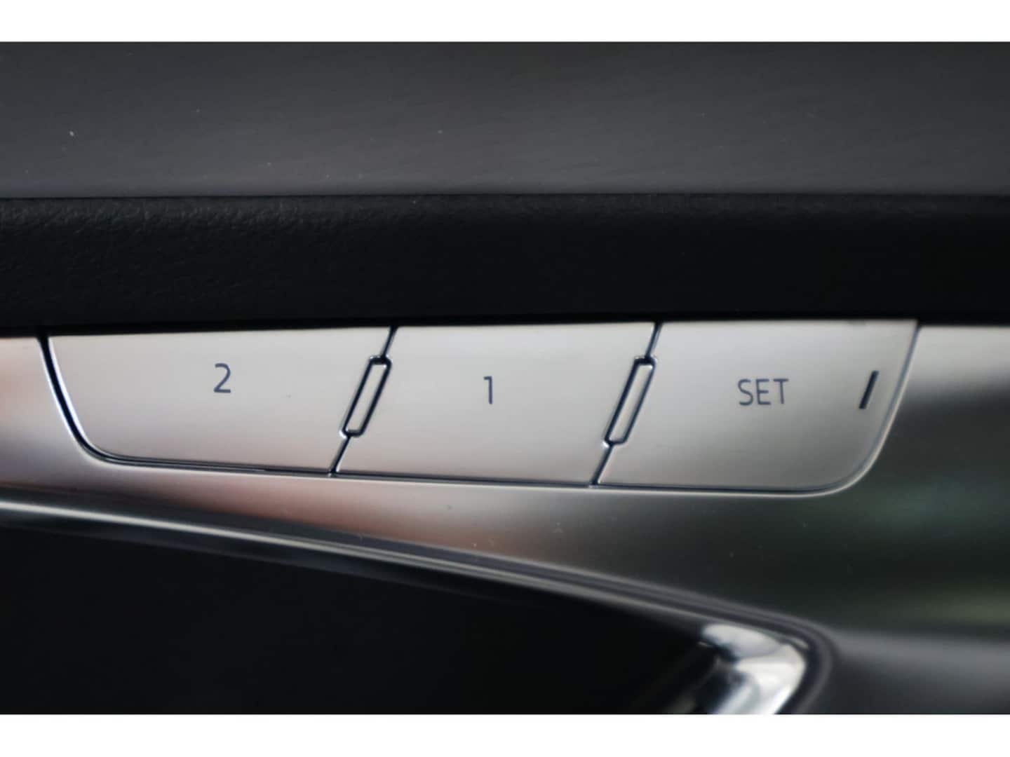 Bild über Audi S6 Avant TDI quattro tiptronic - für weitere Informationen kontaktieren Sie den Audi Partner
