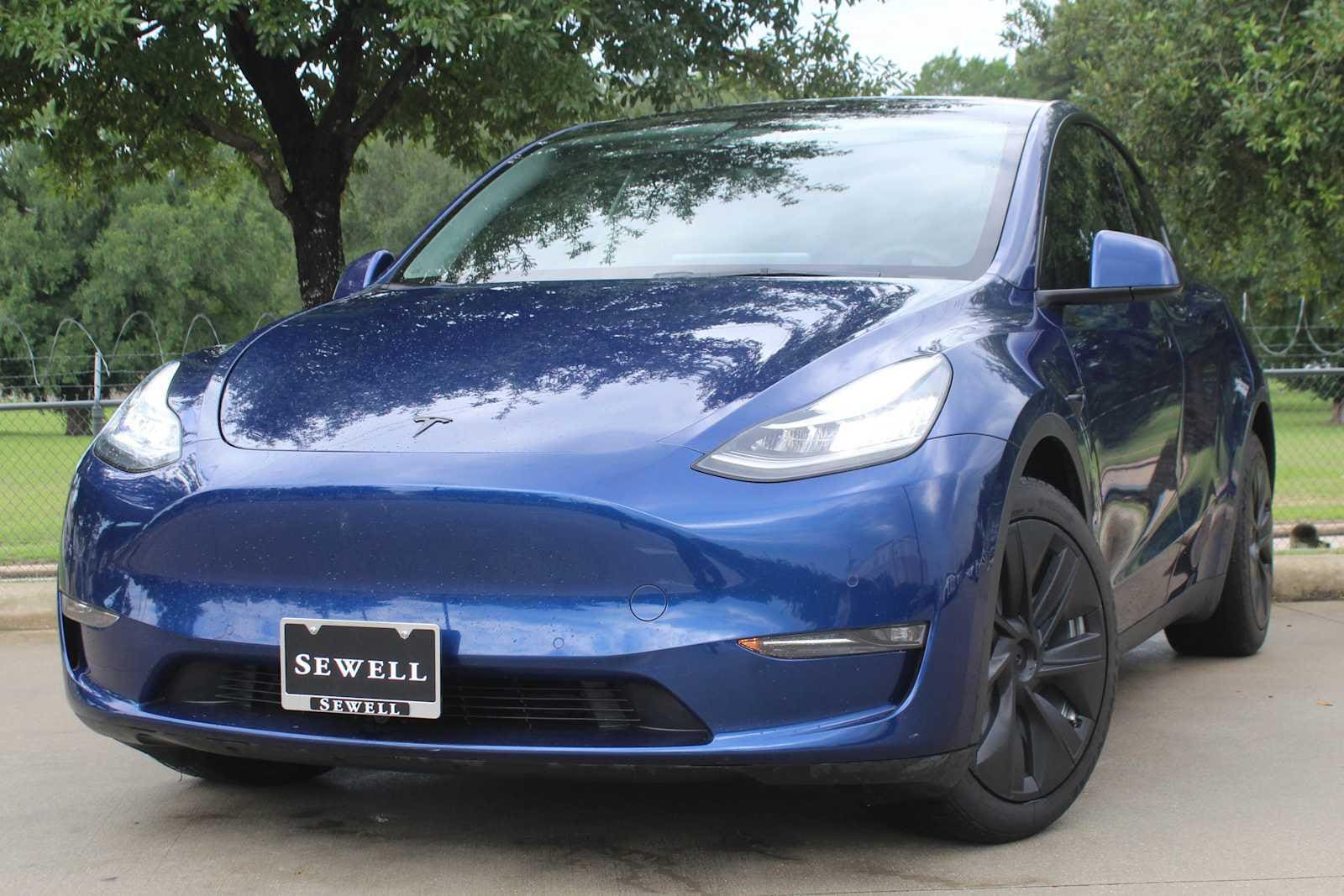 2022 Tesla Model Y Long Range Dual Motor All-Wheel Drive's photo