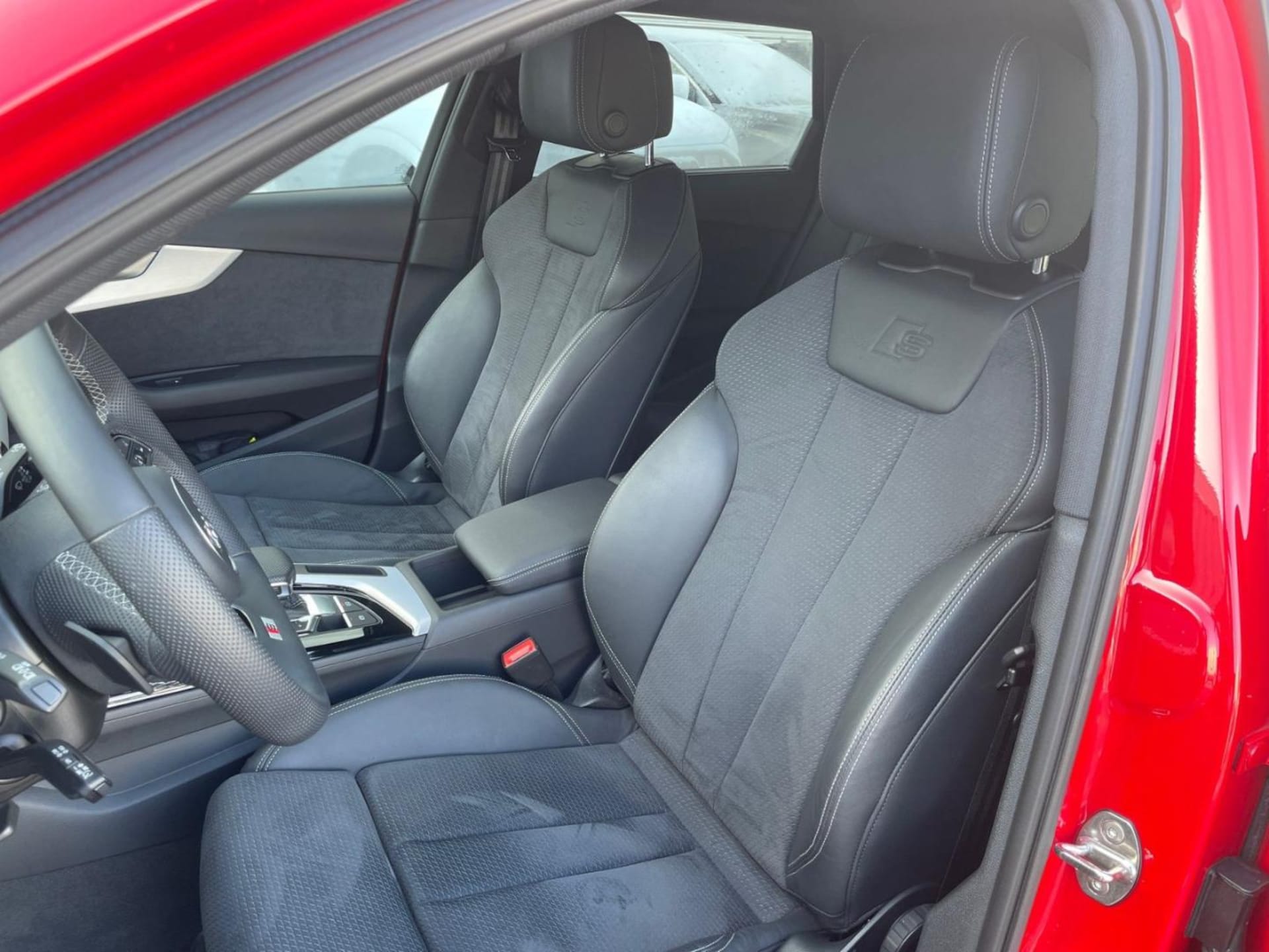 Audi A4 Avant S line