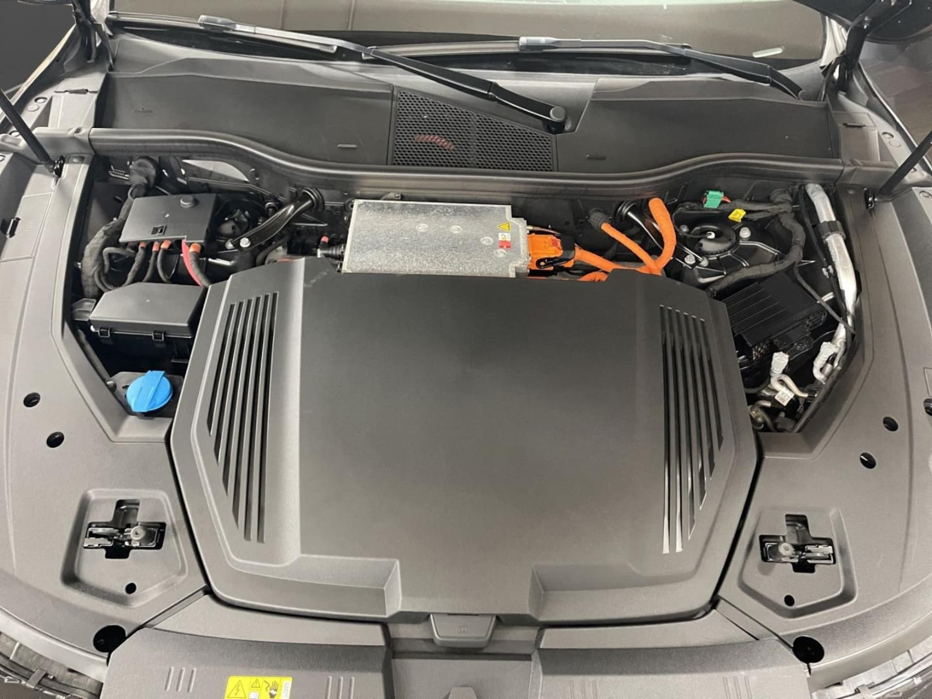 Audi e-tron S line