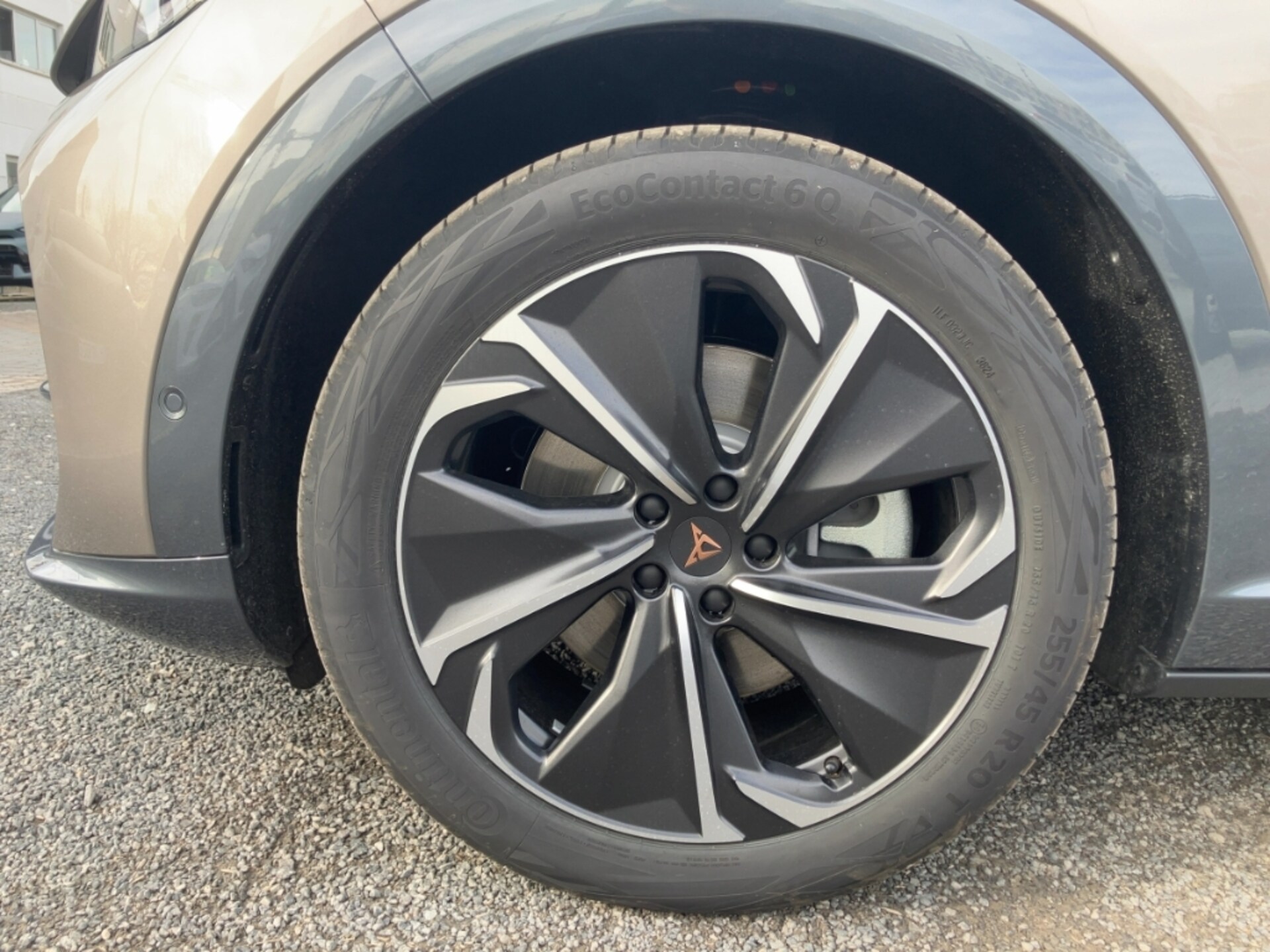 CUPRA Tavascan VZ
