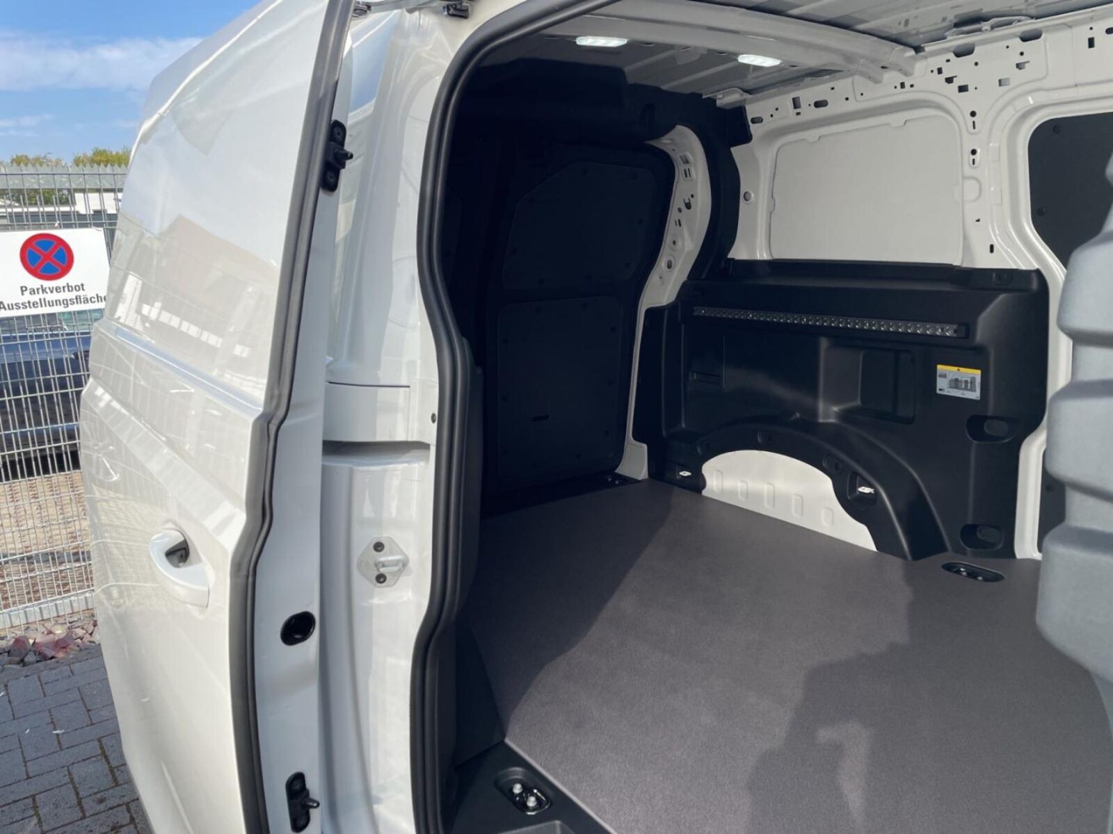 Volkswagen ID. Buzz Cargo – Bild 13
