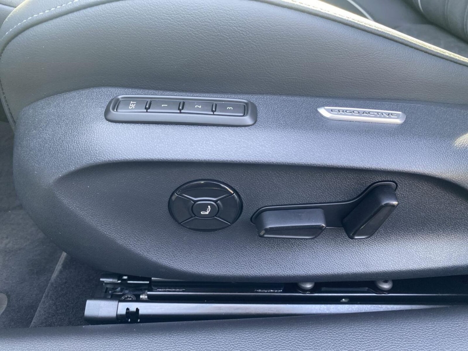 Volkswagen Passat – Bild 13