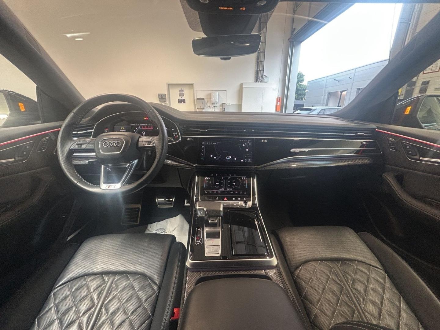 Bild über Audi SQ8 TFSI quattro tiptronic - für weitere Informationen kontaktieren Sie den Audi Partner