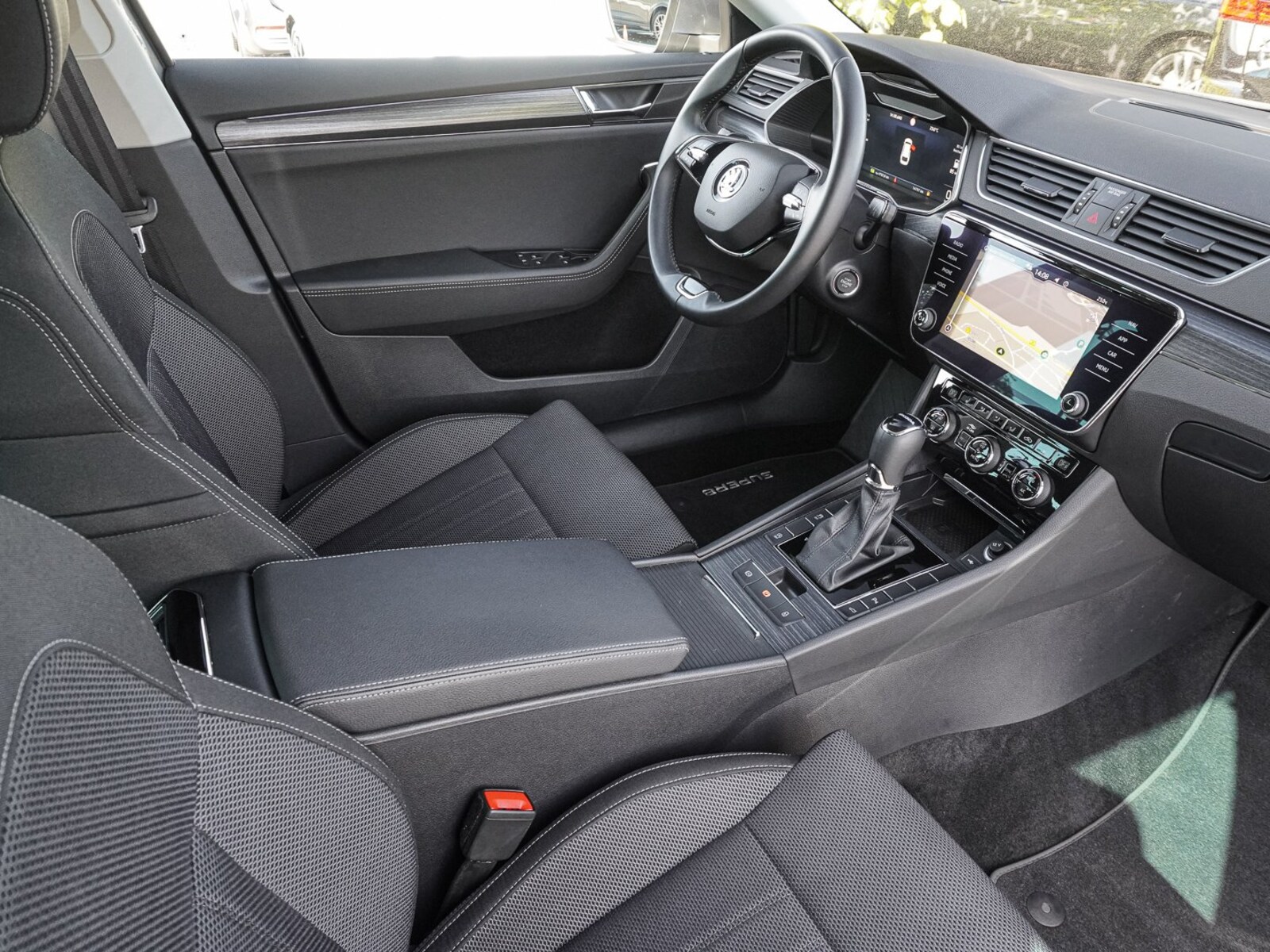 Škoda Superb Combi – Bild 8