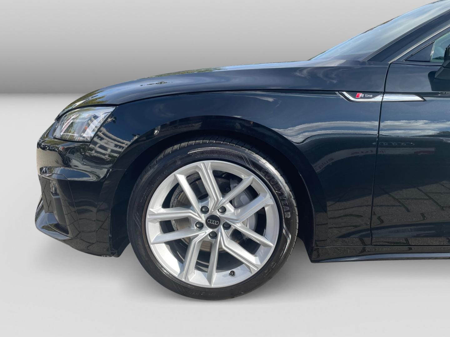Bild über Audi A5 Sportback S line business 40 TFSI S tronic - für weitere Informationen kontaktieren Sie den Audi Partner
