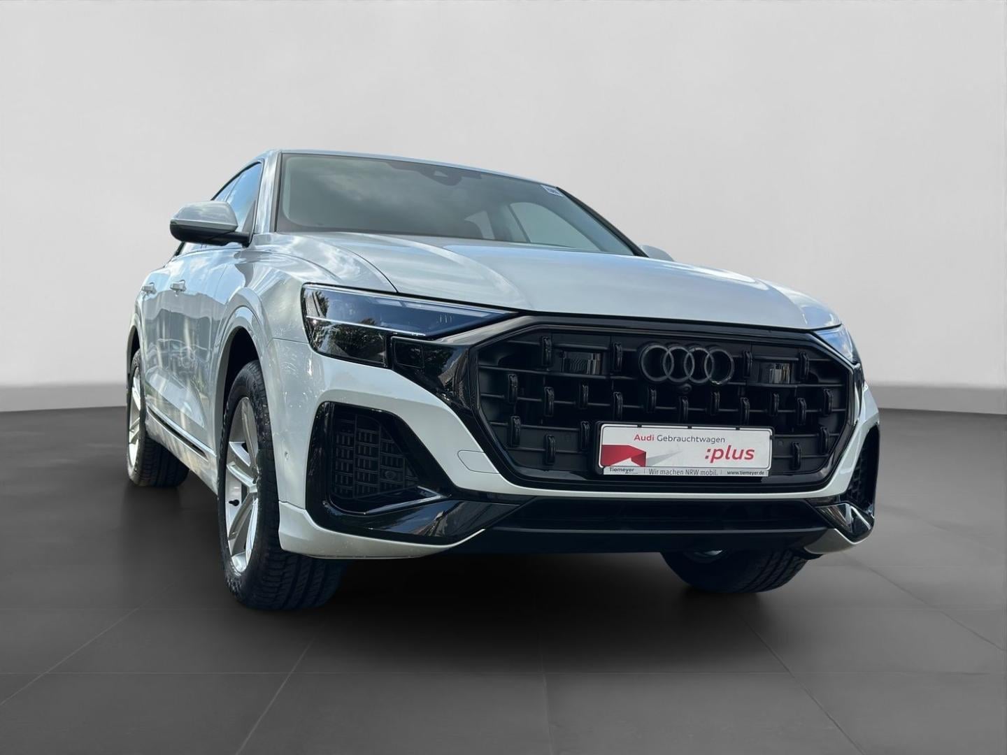 Bild über Audi Q8 SUV TFSI e TFSI e quattro 290 kW tiptronic - für weitere Informationen kontaktieren Sie den Audi Partner