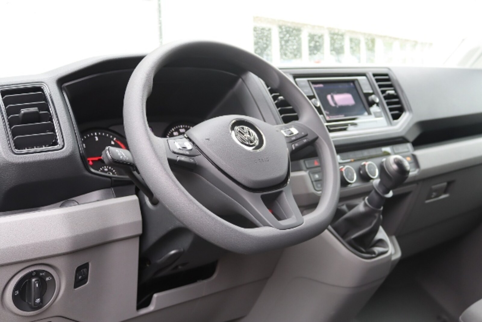 Volkswagen Crafter Kasten mittlerer Radstand – Bild 12