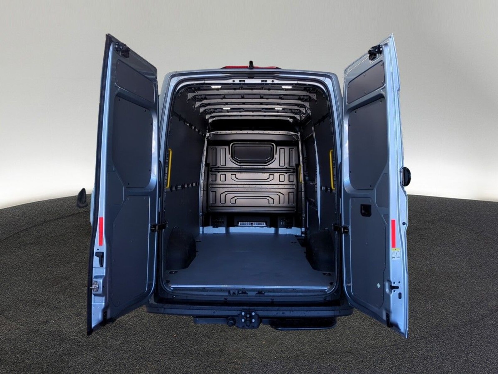 Volkswagen Crafter Kasten mittlerer Radstand – Bild 6