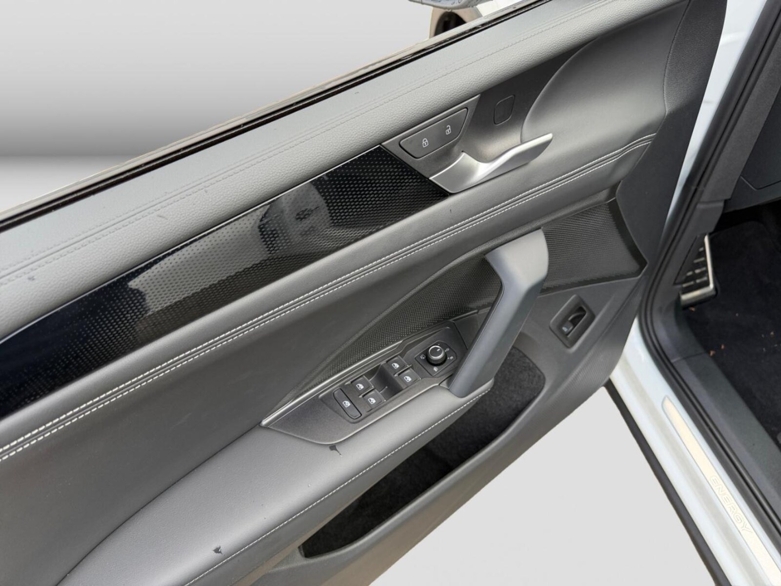 Volkswagen Tiguan – Bild 14