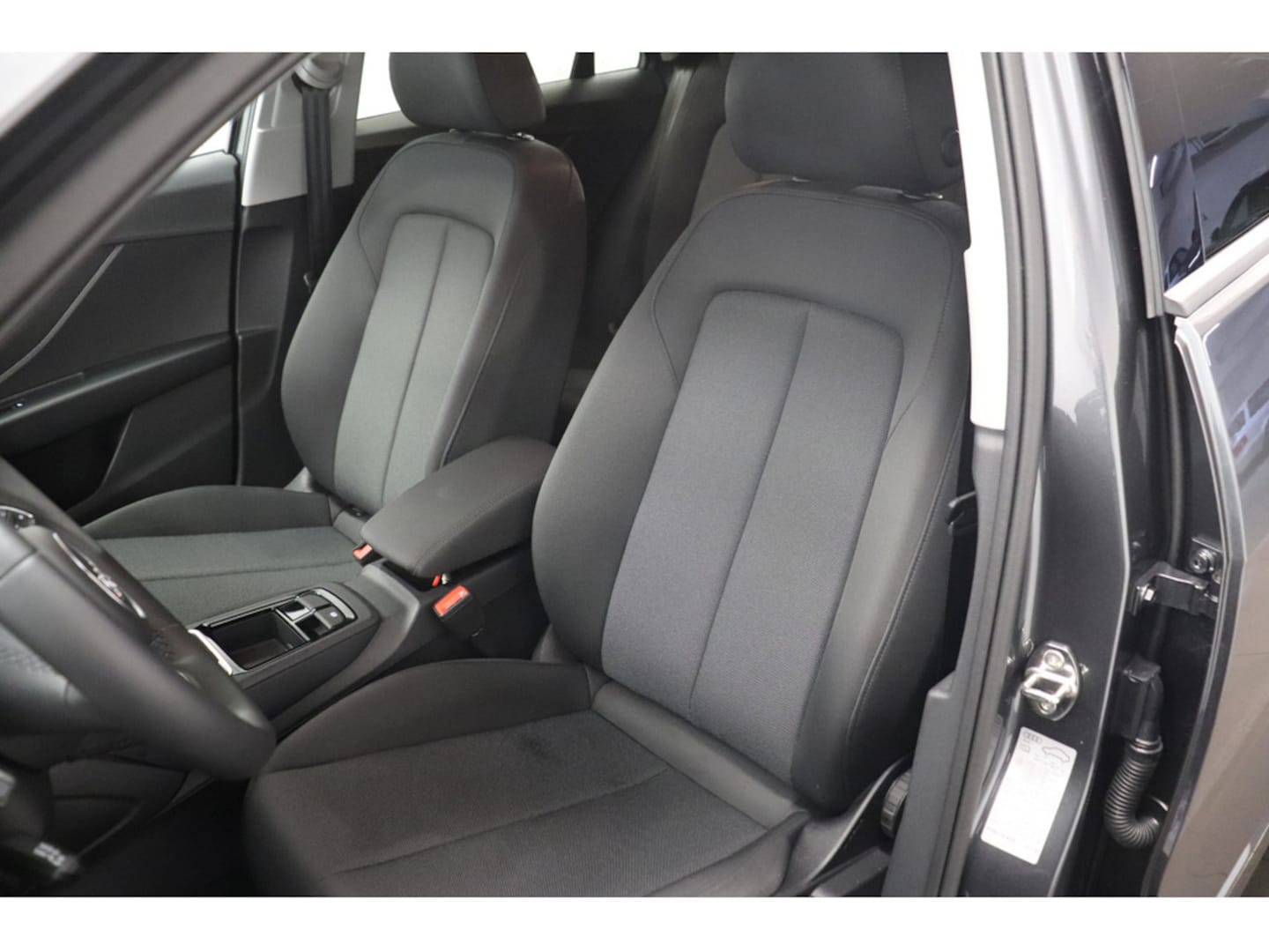 Bild über Audi Q2 S line 35 TFSI S tronic - für weitere Informationen kontaktieren Sie den Audi Partner