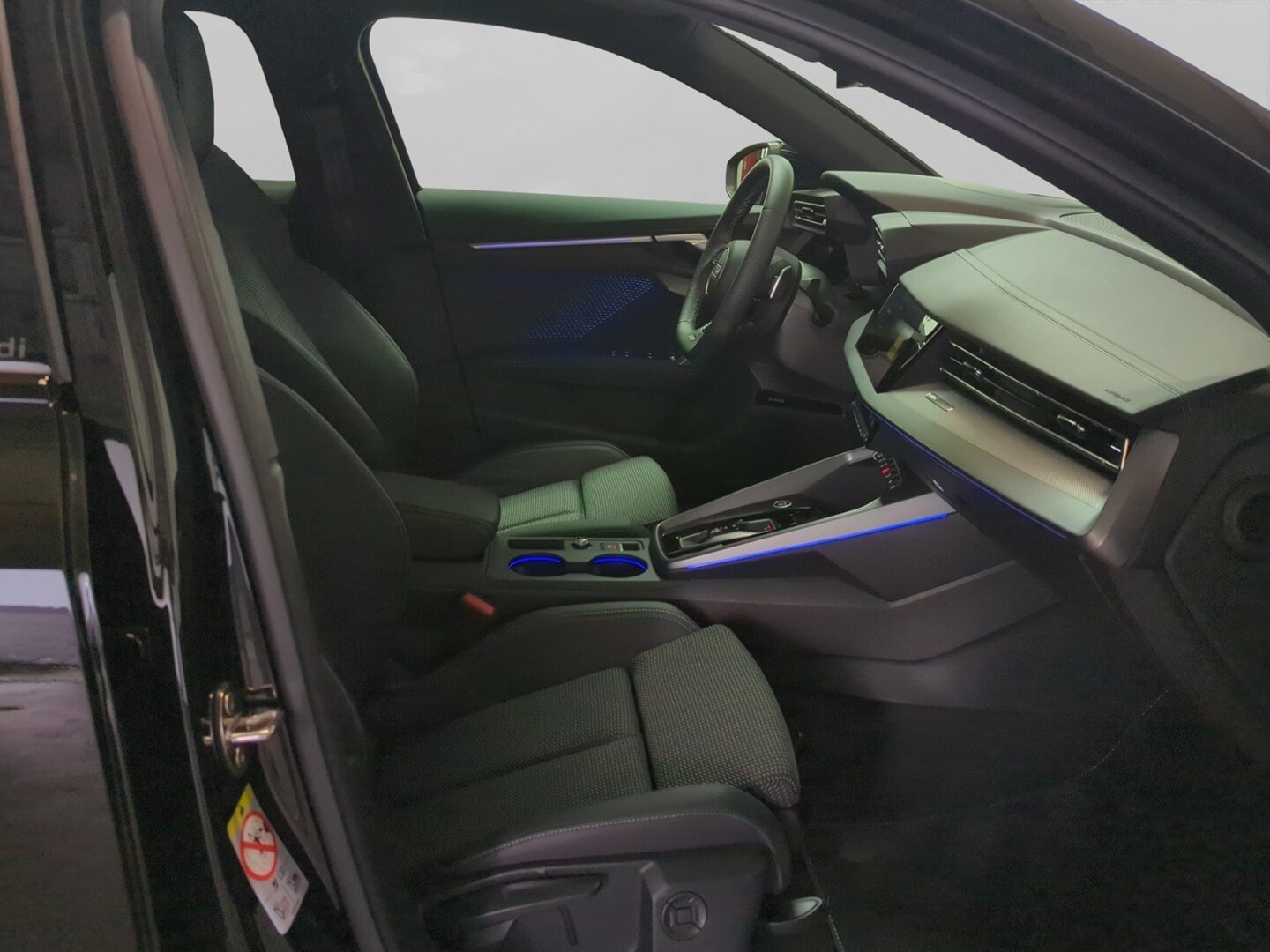 Bild über Audi A3 Sportback S line 35 TDI S tronic - für weitere Informationen kontaktieren Sie den Audi Partner