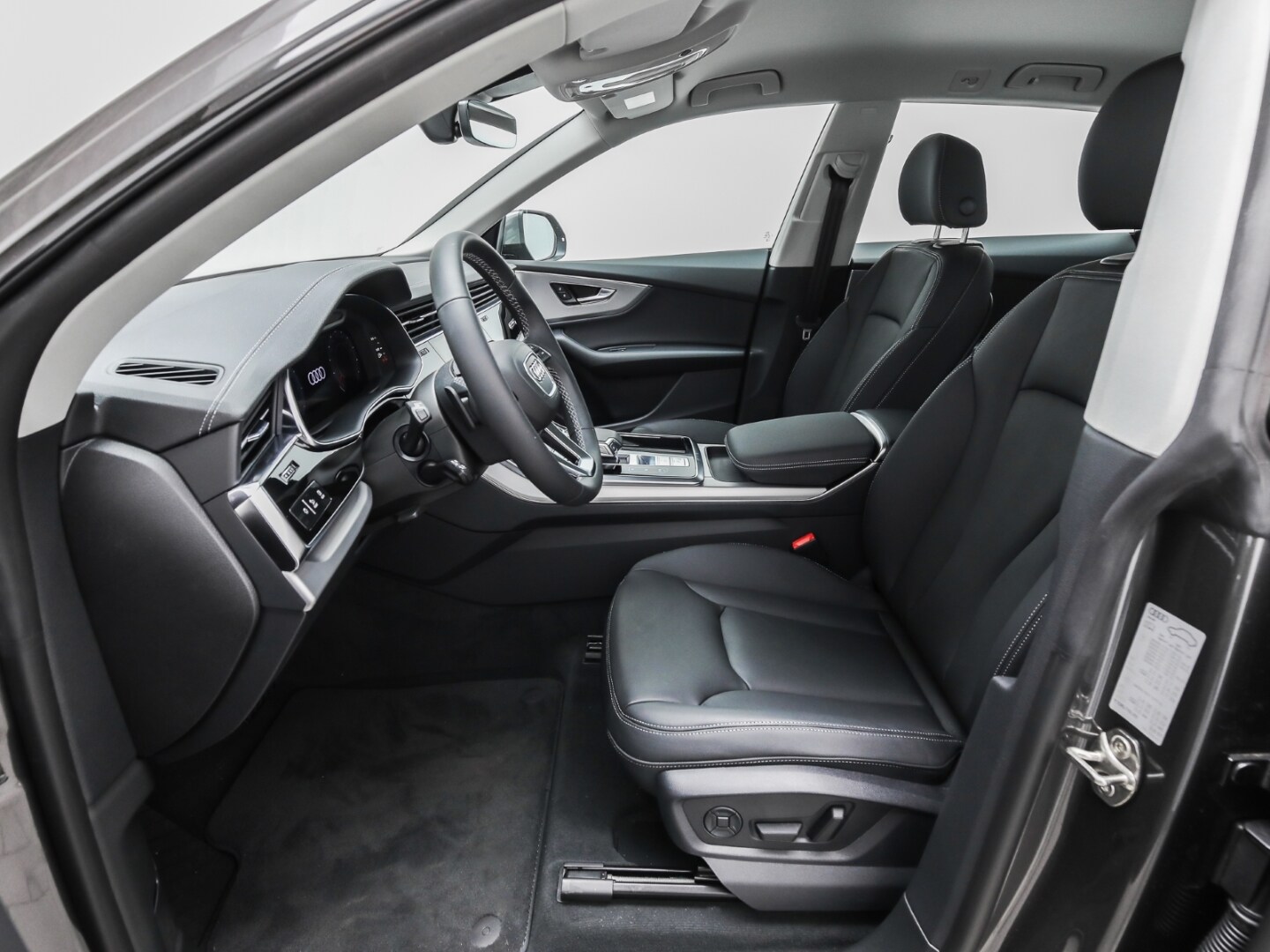 Image about Audi Q8 SUV 55 TFSI quattro tiptronic