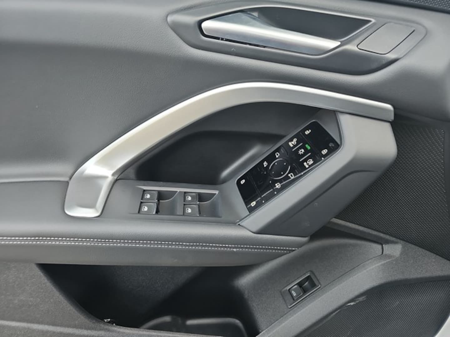 Bild über Audi Q5 SUV TDI quattro 150 kW S tronic - für weitere Informationen kontaktieren Sie den Audi Partner
