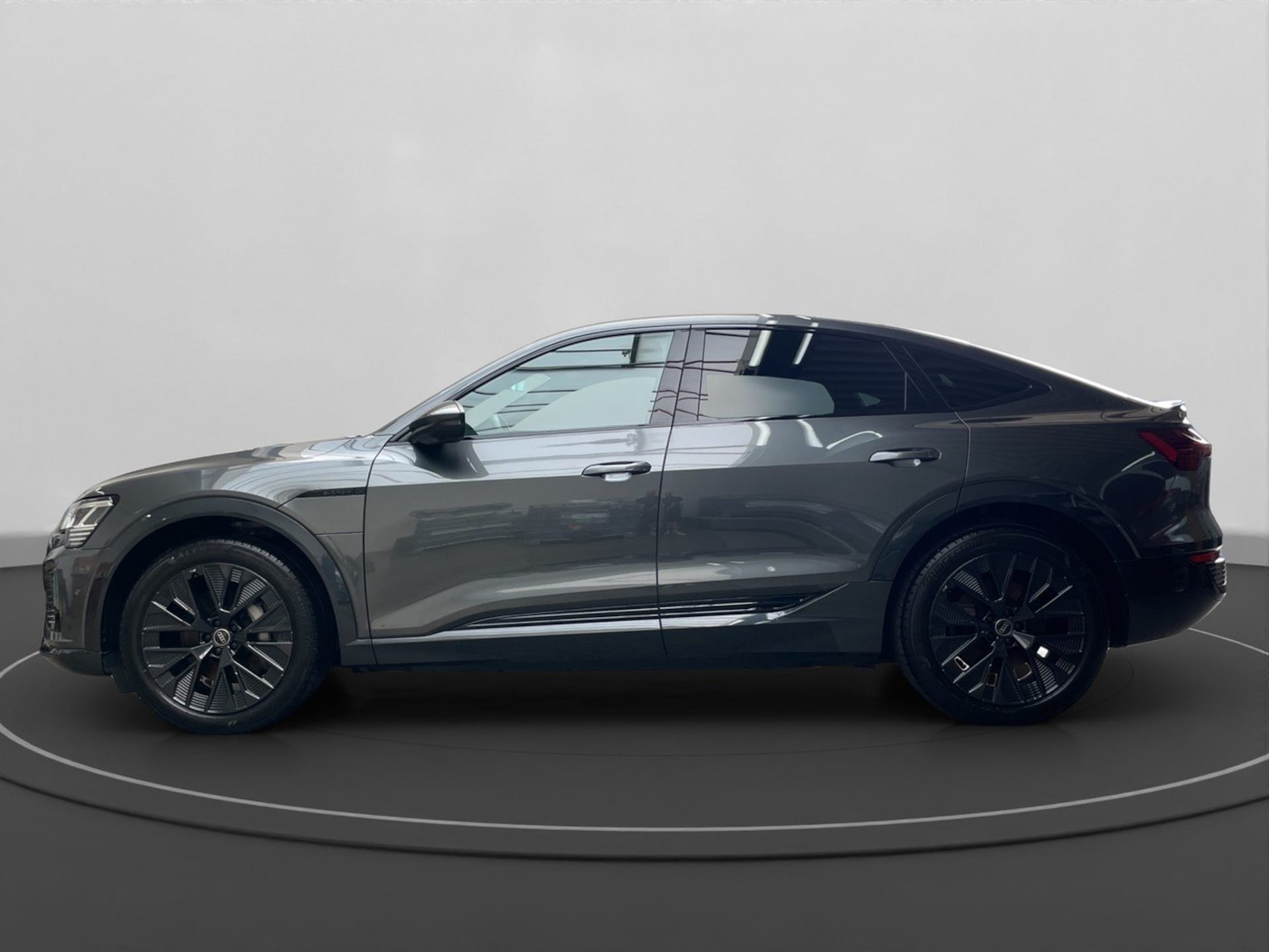 Audi Q8 Sportback e-tron S line